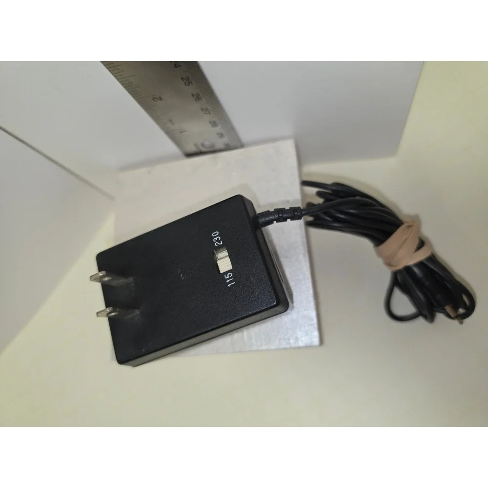 vintage‎ Minolta Ni-Cd Charger 280 charging Nickel-Cadium battery charger